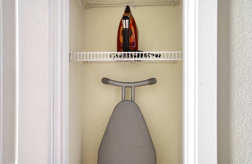San Bruno Apartment | Classic San Bruno 1BR w/Pool, Gym & W/D, near SFO Airport, by Blueground