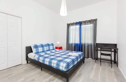 Downtown Apartment | Commercial Homes - Private rooms w Shared bath downtown SFO