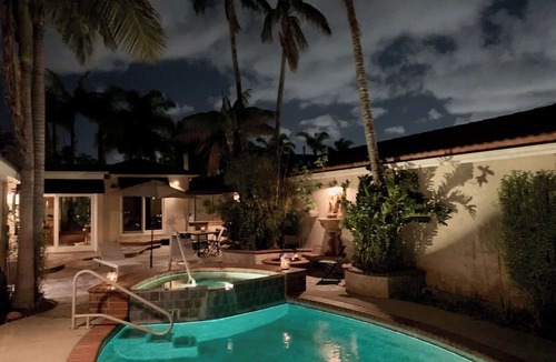 Belmont Park House | The Belmont Beach Bungalow Pool & Hot Tub!