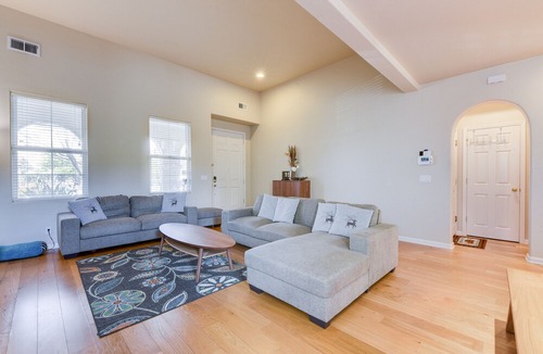 Union City House | Spacious & Scenic 4BR Home w/ Deskspace in Hayward