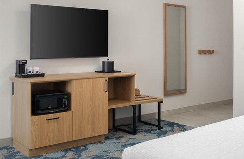 NoHo Arts District Hotel | Hampton Inn by Hilton North Hollywood