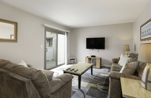Motel District House | 220 #7 Ocean View Ave 2 Bedroom Condo by Redawning
