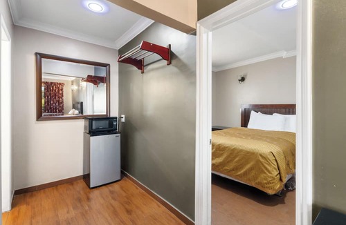 Orange Hotel | Orange Villa Park Motel
