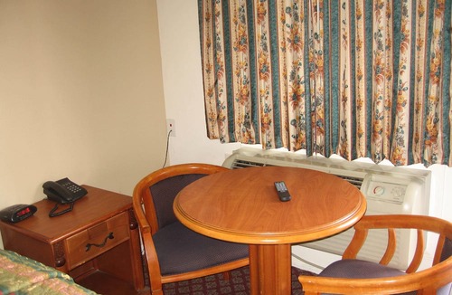 South Wrigley Hotel | Tower Motel Long Beach