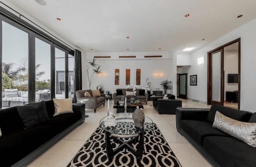 The Flats Villa | Villa Hillside