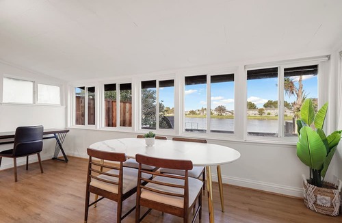 East San Mateo Apartment | LakeFront Lavender House