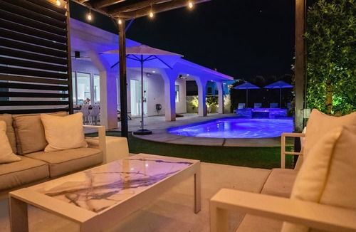Sunburst House | Palm Luxe Estate Luxury Desert Retreat With Pool
