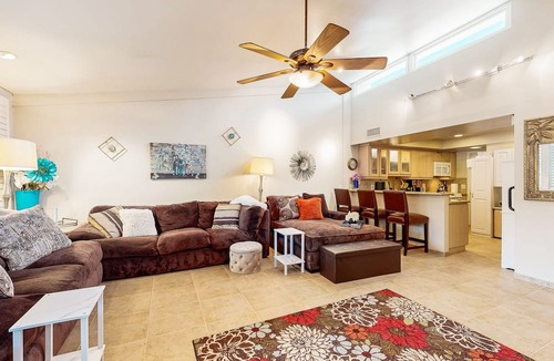 Palm Desert Condo | Dual-Suite Villa at Ironwood Country Club | Shared Pool & Hot Tub