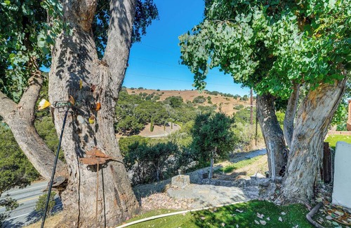 Monterey Apartment | Central Salinas Apartment, Moments to Monterey!