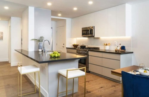 Sharon Heights Condo | Sharon Green: Spacious 2BR Condo