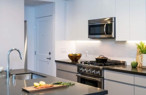 Sharon Heights Condo | Sharon Green: Spacious 2BR Condo