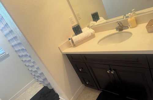 Manteca House | Very spacious fully furnished home for family & professionals.
