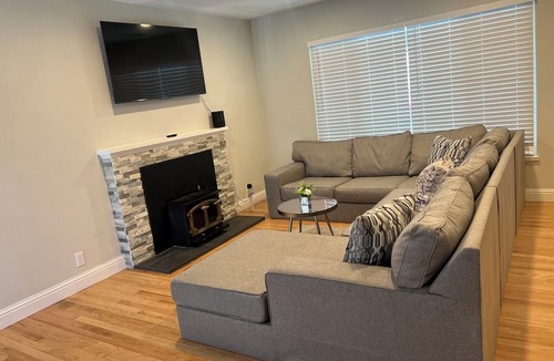 Stockton House | Lovely Charming Home 4 bdrm