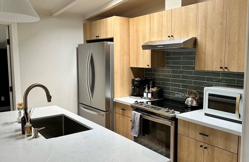 Tamalpais-Homestead Valley Apartment | Private 2 BR MCM Sanctuary