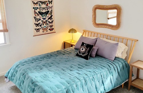 Fallon Cottage | Peaceful 2 Bedroom Azure Cottage Retreat