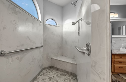 Hanford House | Beautiful Garden Home in Hanford