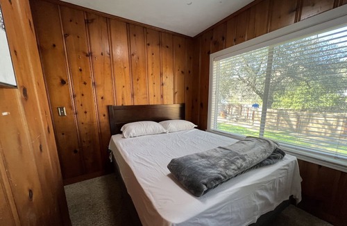 Three Rivers Cottage | Enjoyable Family Home with Country living