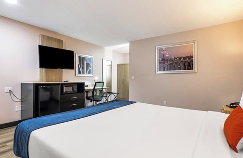 Pasadena Hotel | Pasadena Inn at Old Town