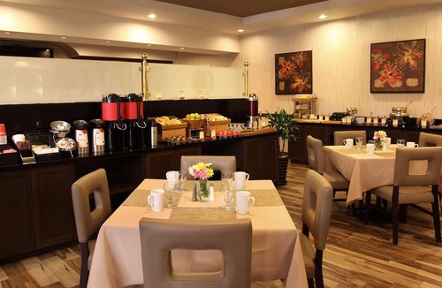 Claremont Hotel | DoubleTree by Hilton Claremont