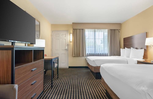 Modesto Hotel | Best Western Town House Lodge