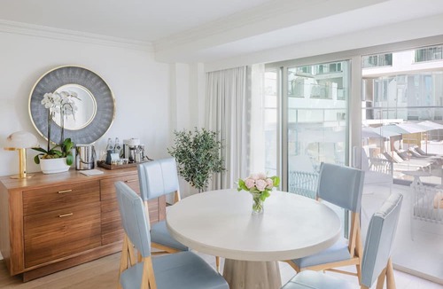Downtown Hotel | Regent Santa Monica Beach by IHG
