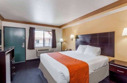 Norco Hotel | Howard Johnson by Wyndham Norco