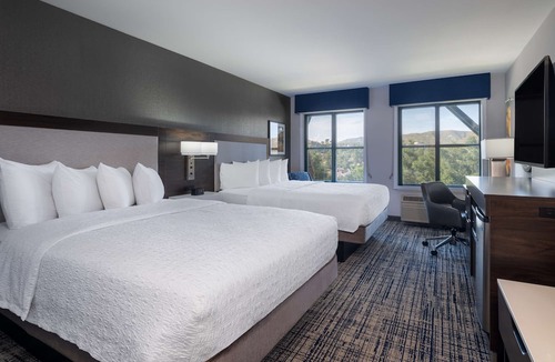 Agoura Hills Hotel | Hampton Inn & Suites Agoura Hills