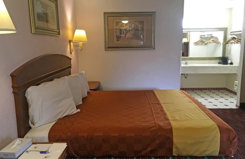 El Rancho Hotel | Americas Best Value Inn Pico Rivera Los Angeles E