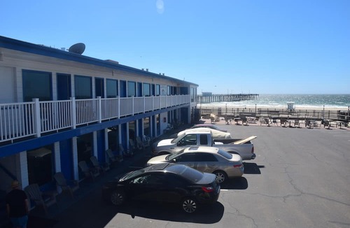 Downtown Hotel | Dolphin Cove Motel