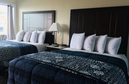 Downtown Hotel | Dolphin Cove Motel