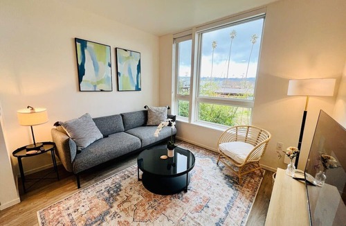 Clawson Apartment | Open One-Bedroom in West Oakland