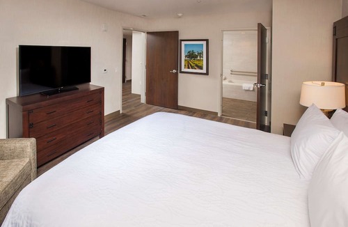 Downtown Burbank Hotel | Hilton Garden Inn Burbank Los Angeles