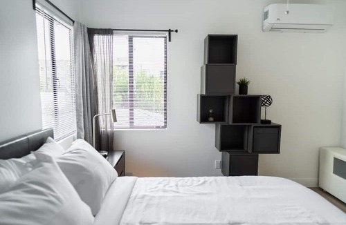 NoHo Arts District Apartment | COZY URBAN RETREAT: NEWLY REMODELED 1BR NOHO APARTMENT w/FENCED PATIO (p60)