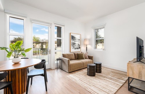 Menlo Park Apartment | Mint House Menlo Park by Kasa