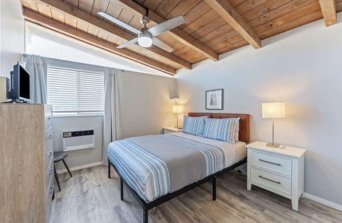 Pierpont Bay Apartment | Sunny Nearly Beachfront Upper Loft 38
