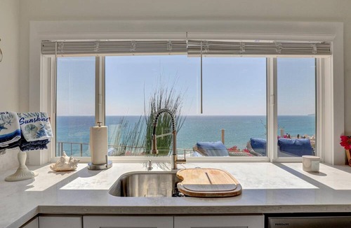 San Clemente Apartment | Full Ocean and Sunset Views. Relax to the sound and smell of the sea.