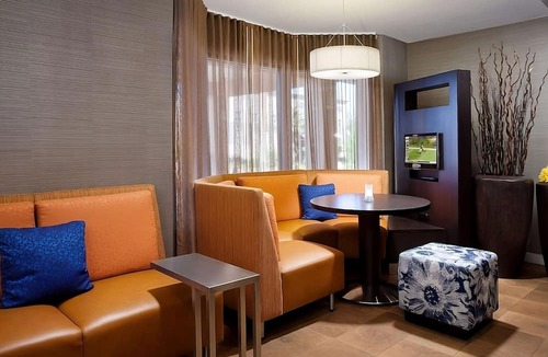 Las Vegas Hotel | Your Oasis in the Heart of Summerlin! 2 Comfortable Rooms! Outdoor Pool!