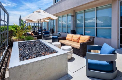 Emeryville Hotel | Prime Location! Parking, Pets Allowed, Close to Oakland Museum of California