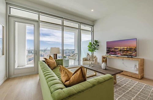 Waterfront Apartment | @ Marbella Lane - Sleek Corner | Ocean View