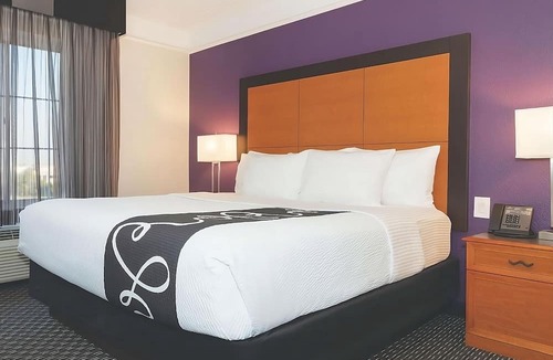 Guasti Apartment | Vacation Day Is Always A Great Idea! Enjoy Comfortable unit and Free Parking!