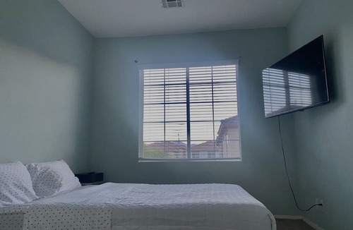 Enterprise House | Master Suite and Guest Rooms for budget Travelers