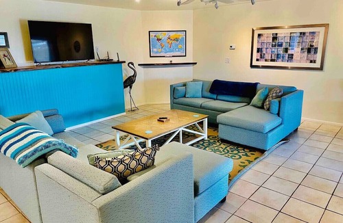 Ahwahnee Condo | Crane Suite/Hot Tub/BBQ/King Bed- Sleeps 4