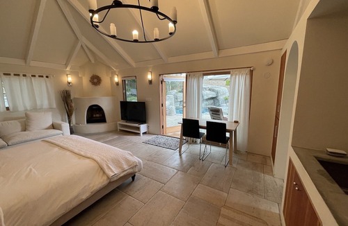 Glenwood Apartment | Charming, Private, Poolside Cottage