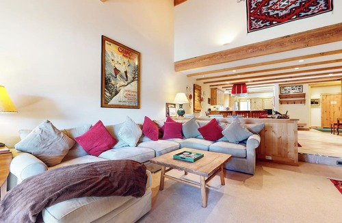Mammoth Lakes Condo | 5-Star Luxury Home. Across from The Village. Gas Grill, Game Room, Wash/Dryer