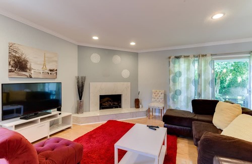 Woodland Hills House | Woodland Hills Charmer