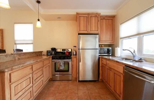 Paso Robles House | Fenced Yard + Walk to Downtown | Wine Country | Olive with a Twist