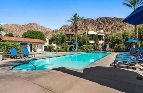 La Quinta Apartment | LV204 Upstairs 2 Bedroom Villa near Pool