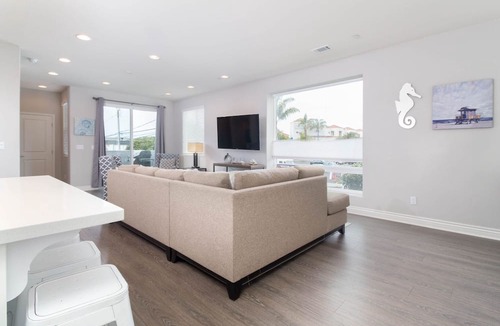 Downtown Condo | Tri-Level Ocean Views, Rooftop Deck - and More!