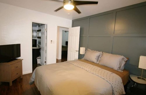 Santa Ana Heights Apartment | Seashore Drive Beauty steps to sand