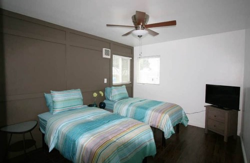 Santa Ana Heights Apartment | Seashore Drive Beauty steps to sand